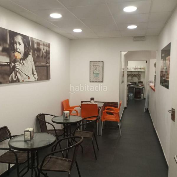 Foto d02410d1-4ee0-43c2-a58f-928ee69da1de. Traspaso local comercial traspaso de heladería en pleno centro en Gavà