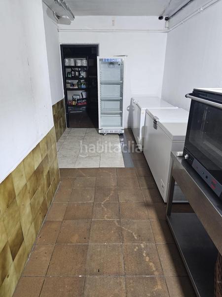 Foto 6a49e493-9e6c-480c-a07d-7f0f9c371ce8. Alquiler local comercial ocasión única!! se traspasa bar en Deltebre