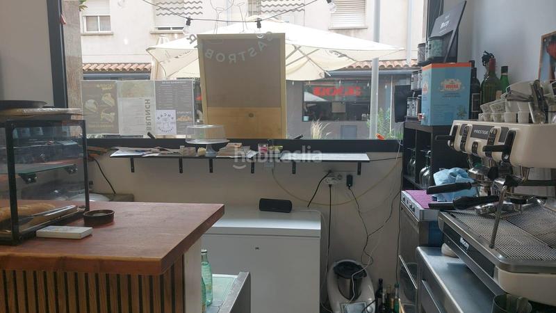 Foto b83a7e94-9919-4977-8d64-494224fee24c. Alquiler local comercial se traspasa bar de tapas recién estrenado en el centro playa en Cambrils
