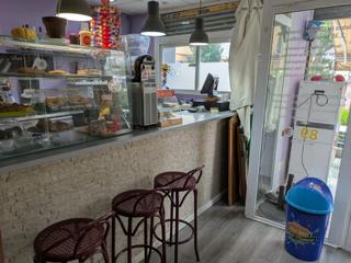 Lloguer Local Comercial a Les Roquetes. Traspaso de bar cafetería en el centro de roquetes sant pere de
