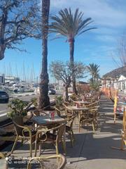 Traspàs Local Comercial a Les Botigues de Sitges. Traspaso bar de tapas en port ginesta, castelldefels.