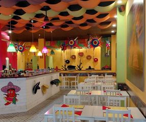 Lloguer Local Comercial a Llevant. Traspaso de restaurante de especialidad y tematizado en la provi