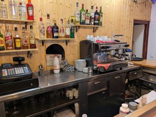 Lloguer Local Comercial a Serraparera. Traspaso bar en barrio muy popular de cerdanyola