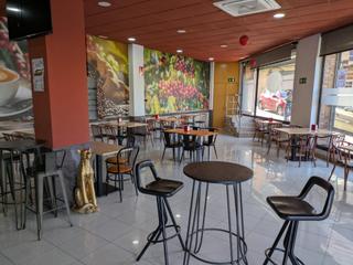 Lloguer Local Comercial a Font dels Capellans - Sagrada Familia. Traspaso espectacular barrestaurante en el centro de manresa!