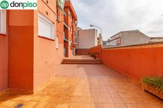 Piso  Calle doctor barraquer. Buscas un hogar listo para estrenar en el corazón de albolote?