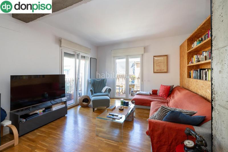 Foto b3d0b645-7a91-4fa3-bb1e-cc30f33fedf0. Piso pisazo reformado en el corazón en sexta planta. en Granada
