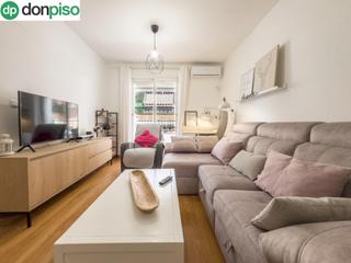 Appartement à Calle san ramon 108. Precioso piso en el centro de churriana junto al metro.