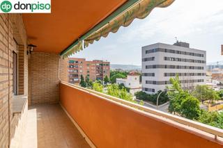 Piso  Calle isla cristina. Piso por zona carrefour de 2 dormitorios y plaza de garaje para