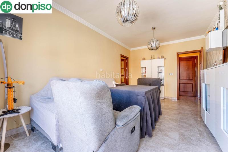 Foto 33637971-b385-49c2-a373-f89d57769372. Piso  en calle antonia mercé en Angustias - Chana - Encina Granada