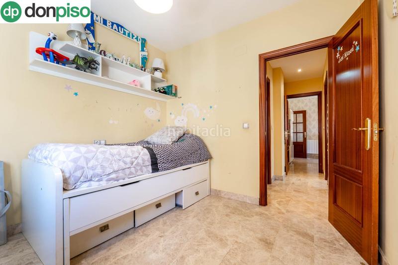 Foto c2a00423-9e2c-4449-8bae-ea32a91a2427. Piso  en calle antonia mercé en Angustias - Chana - Encina Granada