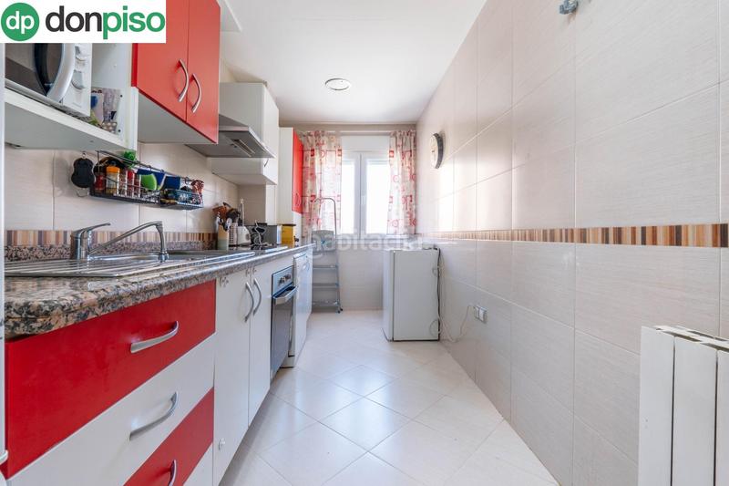 Foto e9b233f9-def2-40b8-b772-65b6dd52d87a. Piso  en calle antonia mercé en Angustias - Chana - Encina Granada