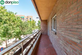 Appartement  Calle verdiales. Bonito piso en el barrio de la cruz
