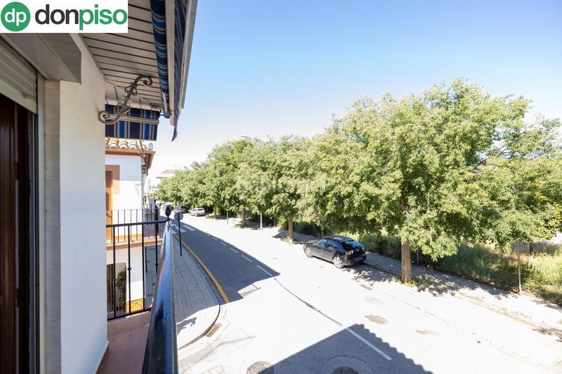 Foto 4d645dce-d7dd-460e-bb99-975a6e2fca2e. Casa adosada casa en la chana en Rosaleda - Juventud Granada