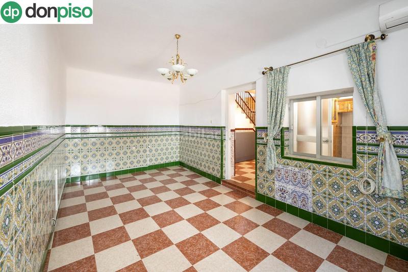 Foto a1d882fb-df8c-431b-b01a-557f5cb4e6f2. Casa adosada casa en la chana en Rosaleda - Juventud Granada