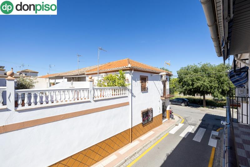 Foto a7a59f26-ab2a-4ec2-afcf-f4f9bbfe6212. Casa adosada casa en la chana en Rosaleda - Juventud Granada