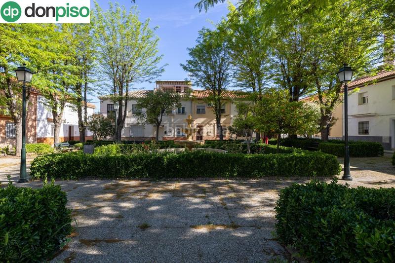 Foto b5f7dbb8-7396-482b-8105-cfa375f04457. Casa adosada casa en la chana en Rosaleda - Juventud Granada