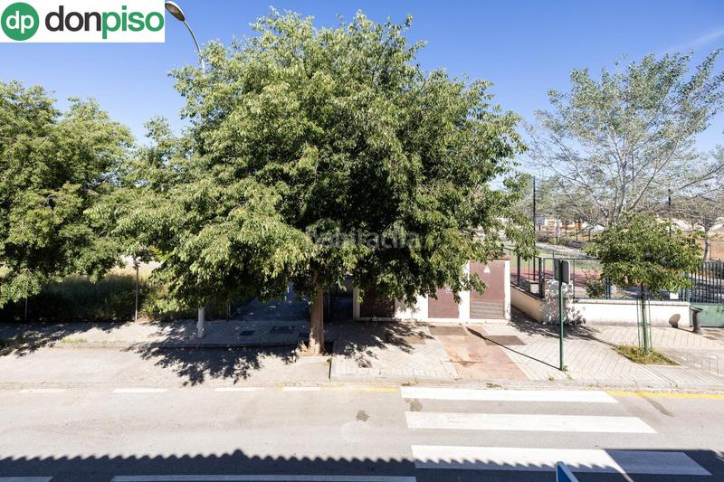 Foto cc46e19e-1a2d-46b0-bbce-b94433377b64. Casa adosada casa en la chana en Rosaleda - Juventud Granada