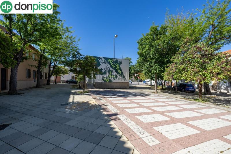 Foto eb265ce6-e338-4f80-9216-6ec7e37b4660. Casa adosada casa en la chana en Rosaleda - Juventud Granada