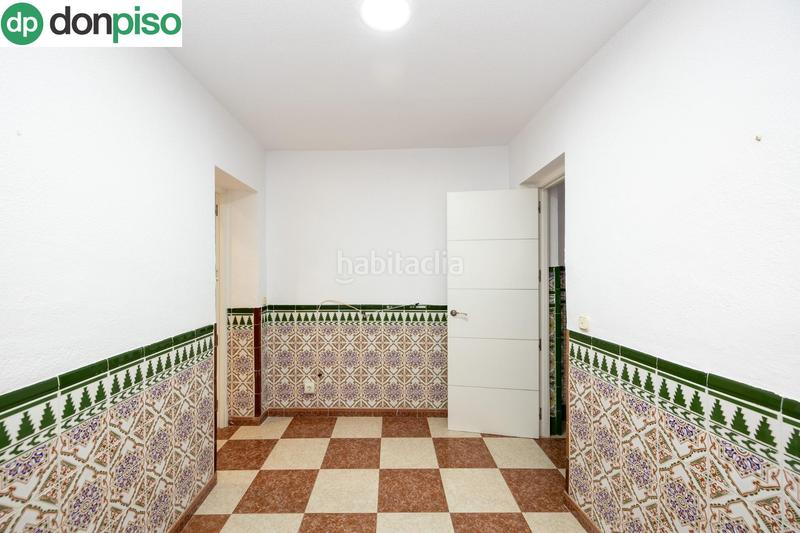 Foto ee7a9bf0-bc8f-4160-9c50-6f75e3b435f4. Casa adosada casa en la chana en Rosaleda - Juventud Granada