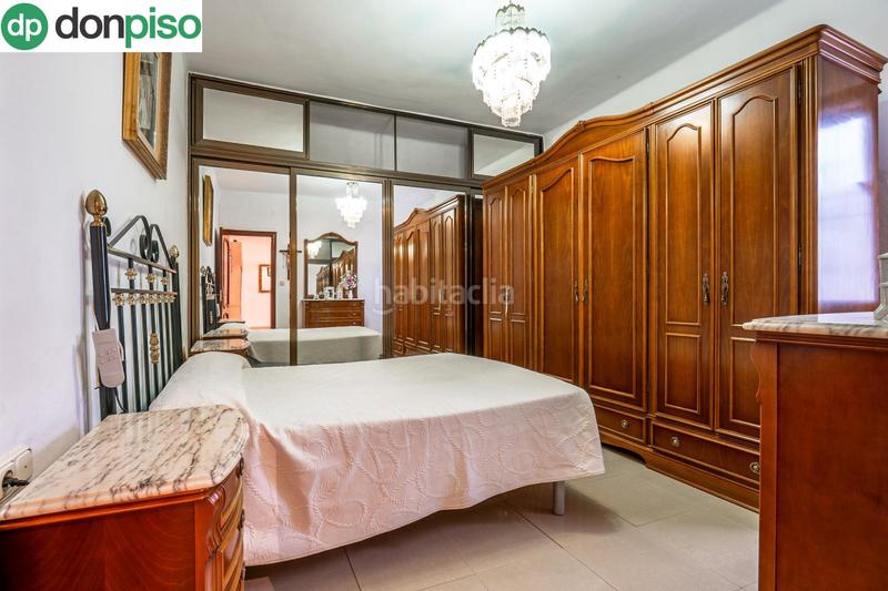Foto 11b7086e-ef5e-4cb4-9fef-b87920cf46dc. Piso aqui esta la vivienda que esperabas, vergeles piso reformado con plaza de aparcamiento y trastero en Granada