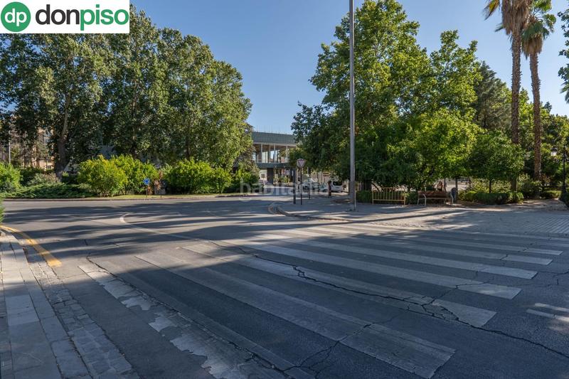 Foto 1bf4514d-8d24-45e3-8c5b-91c400b5e967. Piso aqui esta la vivienda que esperabas, vergeles piso reformado con plaza de aparcamiento y trastero en Granada
