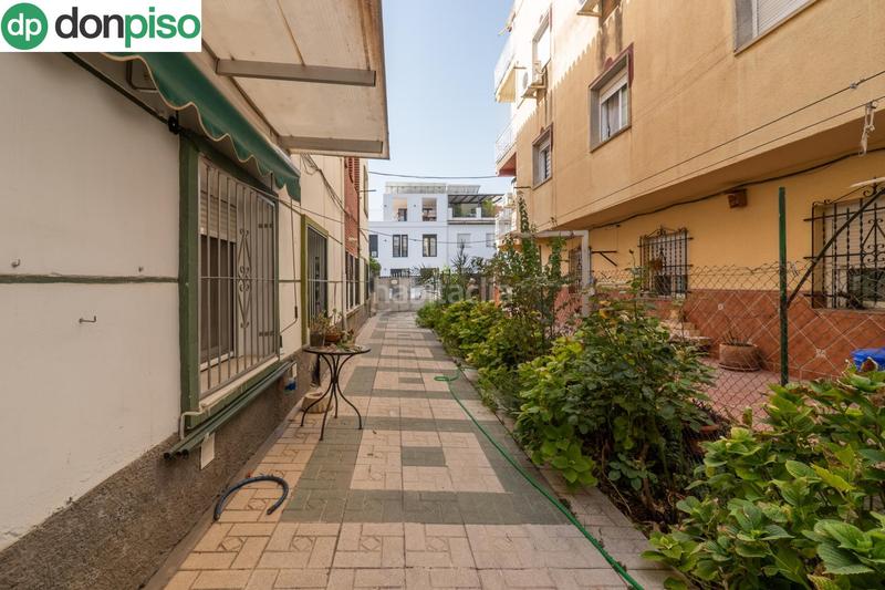 Foto 4553f1e2-dbeb-43dc-abbe-2135453713fd. Piso aqui esta la vivienda que esperabas, vergeles piso reformado con plaza de aparcamiento y trastero en Granada