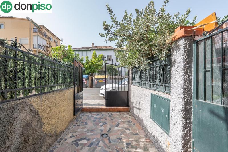 Foto 8a568106-65ab-4e08-ab8d-eb5f6b6e6748. Piso aqui esta la vivienda que esperabas, vergeles piso reformado con plaza de aparcamiento y trastero en Granada