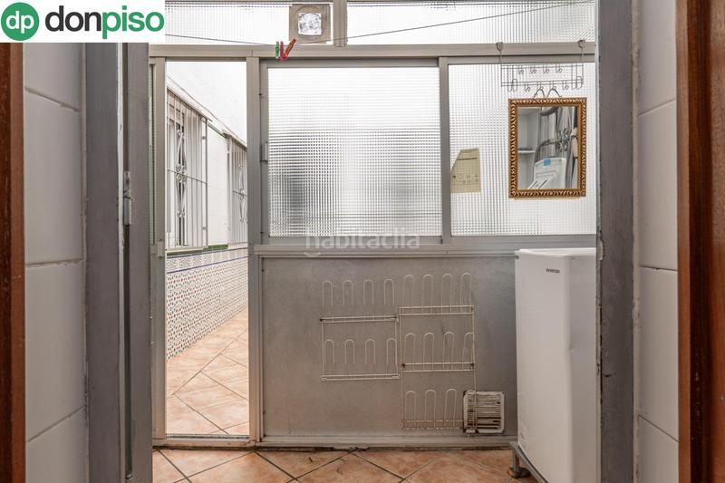 Foto a268f690-33af-47a2-9c35-c86a12cb8751. Piso aqui esta la vivienda que esperabas, vergeles piso reformado con plaza de aparcamiento y trastero en Granada