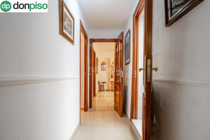 Foto b15522ce-8703-4910-89c6-9deb81b79eea. Piso aqui esta la vivienda que esperabas, vergeles piso reformado con plaza de aparcamiento y trastero en Granada