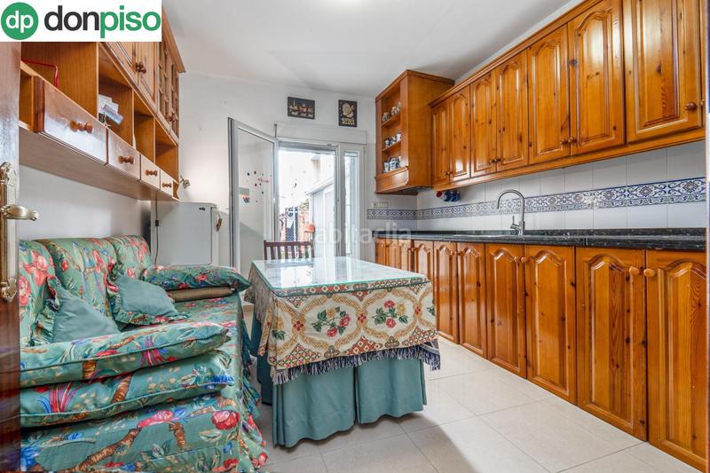 Foto e3b5a420-9826-4d31-b4bd-161bc56374fb. Piso aqui esta la vivienda que esperabas, vergeles piso reformado con plaza de aparcamiento y trastero en Granada