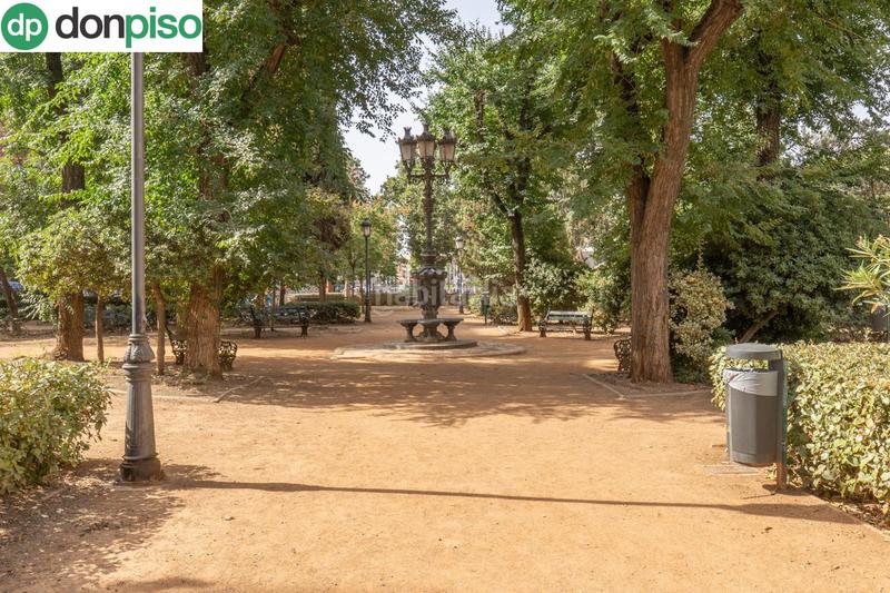 Foto e9c7a3e7-552c-47e9-9800-ce9ca1484304. Piso aqui esta la vivienda que esperabas, vergeles piso reformado con plaza de aparcamiento y trastero en Granada