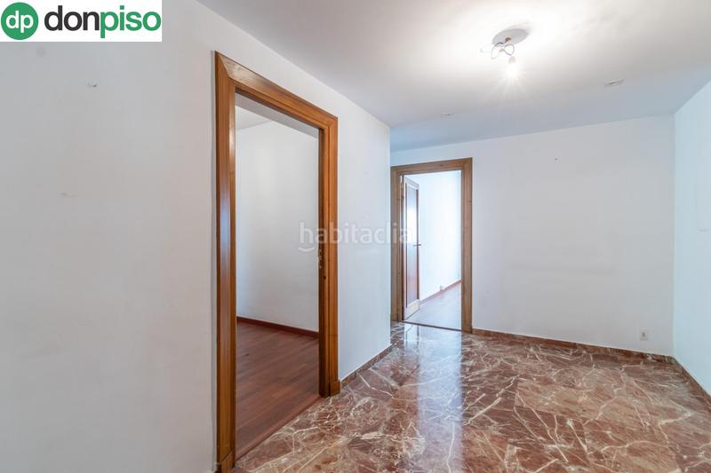 Foto b977e5b5-e0fb-4563-9e52-1a35d94bd80a. Piso en plaza plaza del campillo 5 espectacular piso centro. en Granada