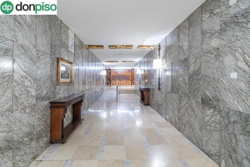 Foto cf5ad7b7-972d-40a0-8b4e-e238e0c36a5a. Piso en plaza plaza del campillo 5 espectacular piso centro. en Granada