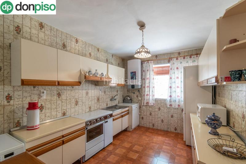 Foto 016a4537-d314-4e78-8478-095f5e0abbde. Chalet preciosa casa con piscina privada en urbanización molino alto en Huétor de Santillán