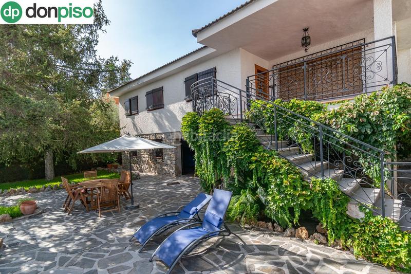 Foto 3ad70e13-6610-4f10-beec-7b4324d519c1. Chalet preciosa casa con piscina privada en urbanización molino alto en Huétor de Santillán