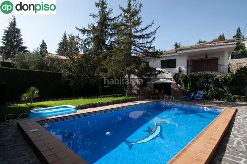 Foto aeec2b37-7d03-4a36-812c-470c0a77aa1b. Chalet preciosa casa con piscina privada en urbanización molino alto en Huétor de Santillán
