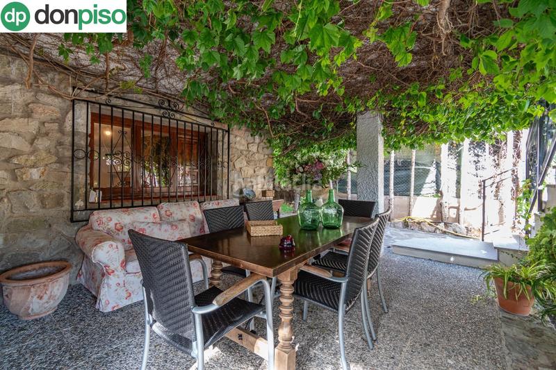 Foto fb13e791-0aa2-4feb-8d4c-a47f615e8d03. Chalet preciosa casa con piscina privada en urbanización molino alto en Huétor de Santillán