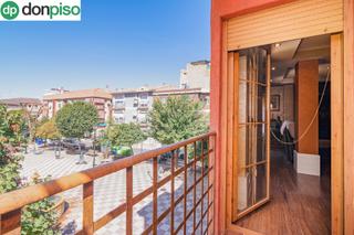 Maison jumelée à Plaza de federico mayo 1. Casoplon en el zaidin