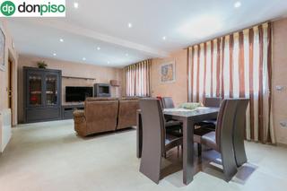 Chalet  Borreguiles. Se vende casa adosada en maracena