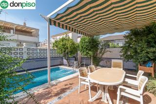 Reihenhaus  Calle de tarifa 4. Aquí llega el metro, casa adosada en hijar las gabias