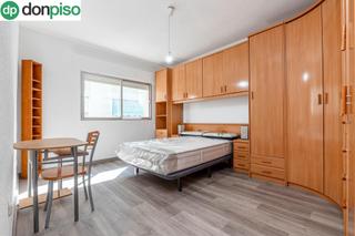 Miete Etagenwohnung  Calle albuñol. Precioso piso en alquiler por habitaciones en calle albuñol