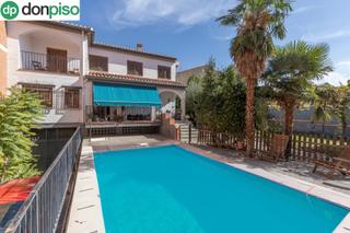 Chalet  Calle de san juan nepomuceno. Inversión!!! gran chalet en pleno centro de la zubia!!!