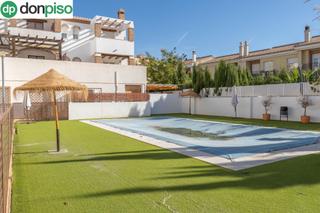 Maison jumelée  Calle san jose. Gran chalet pareado con piscina comunitaria detrás de la ruta de