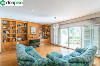 Xalet  Avenida don bosco. Espectacular chalet en zaidín con piscina privada