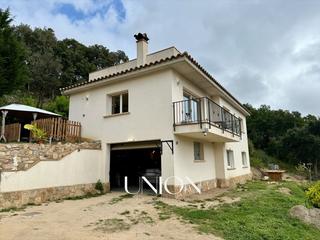 Casa a Urbanitzacions del Nord. Espectacular casa con mucho terreno