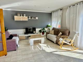 Ático en Santa Cristina Poble. Ático muy amplio en el centro