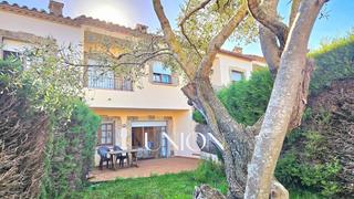 Casa adossada a Piverd-Vila-Seca-Bruguerol. Perfecta casa adosada en palafrugell