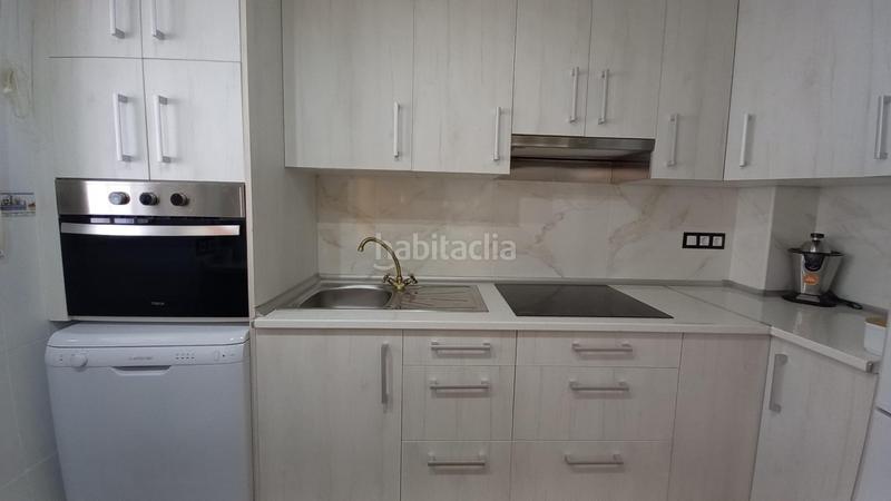 Foto e9b45867-c43b-497f-a9c2-32cbc47d5175. Casa adossada amb calefacció aparcament piscina a Santa Pola