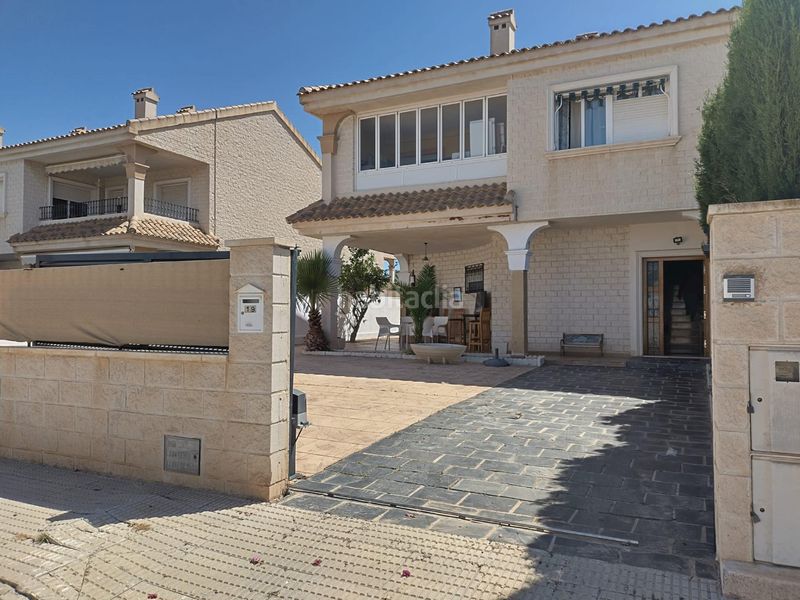 Foto c2a1e7f1-fe39-4289-b1c5-b16ff17f255e. Casa aparellada amb calefacció aparcament a San Javier San Javier