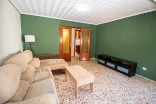 Pis  Calle calle vicente blasco ib��ez. Amplio piso en torrevieja, ideal para reformar  159.000